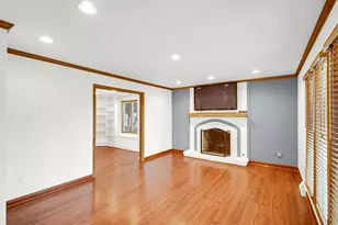 1124 Lisa Ln, Schererville, IN 46375 - Photo 5