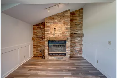 761 S 300 E, La Porte, IN 46350 - Photo 9