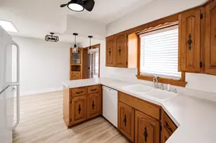 548 South St, Munster, IN 46321 - Photo 7