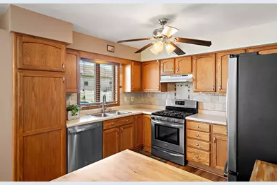 7531 E 106th Avenue, Crown Point, IN 46307 - Photo 9