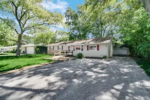7713 Hendricks Pl, Merrillville, IN 46410 - Photo 3