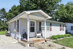 5641 N Clover W Dr, Fairland, IN 46126 - Photo 3