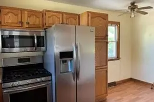 17724 Henry St, Lansing, IL 60438 - Photo 7