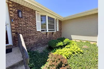 1619 W 95th Avenue, Crown Point, IN 46307 - Photo 7
