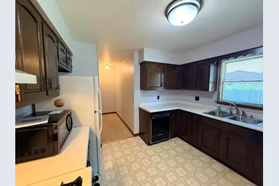 1619 W 95th Avenue, Crown Point, IN 46307 - Photo 3