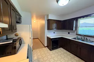1619 W 95th Ave, Crown Point, IN 46307 - Photo 3