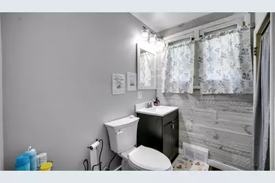 147 E 50 S, Valparaiso, IN 46383 - Photo 31
