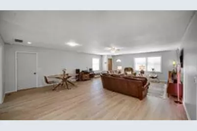 147 E 50 S, Valparaiso, IN 46383 - Photo 5