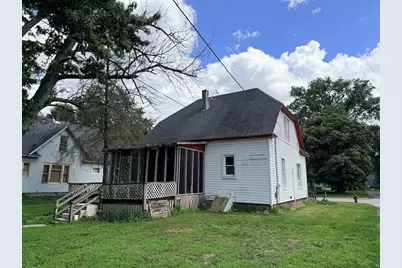 302 E Main Street, Medaryville, IN 47957 - Photo 17