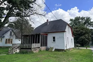 302 E Main St, Medaryville, IN 47957 - Photo 17