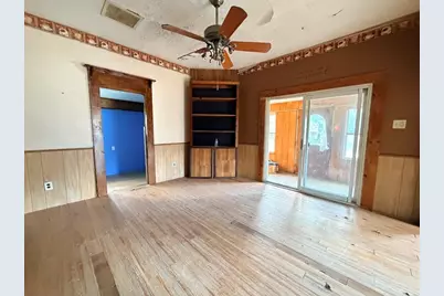 302 E Main Street, Medaryville, IN 47957 - Photo 5