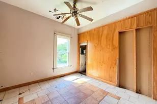 302 E Main St, Medaryville, IN 47957 - Photo 7