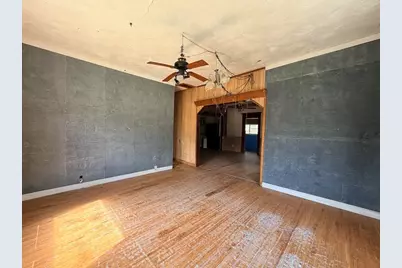 302 E Main Street, Medaryville, IN 47957 - Photo 11