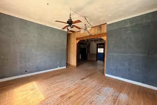 302 E Main St, Medaryville, IN 47957 - Photo 11