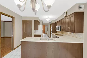 2208 Wynnewood Dr, Valparaiso, IN 46385 - Photo 11