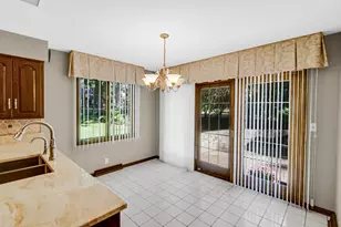 2208 Wynnewood Dr, Valparaiso, IN 46385 - Photo 7
