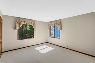 2208 Wynnewood Dr, Valparaiso, IN 46385 - Photo 31