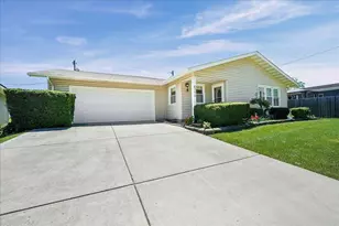 368 W 550 N, Valparaiso, IN 46385 - Photo 1
