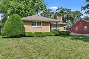 8510 Crestwood Ave, Munster, IN 46321 - Photo 3