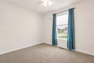 610 19th St SE, Demotte, IN 46310 - Photo 7