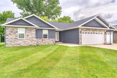 610 19th Street SE, Demotte, IN 46310 - Photo 1