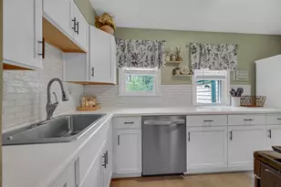 114 Beverly Ln, Hobart, IN 46342 - Photo 5