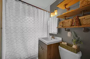 114 Beverly Ln, Hobart, IN 46342 - Photo 9