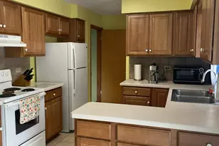 9039 Idlewild Dr, Highland, IN 46322 - Photo 11