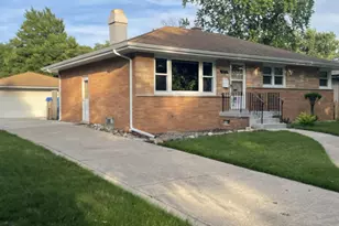 9039 Idlewild Dr, Highland, IN 46322 - Photo 3