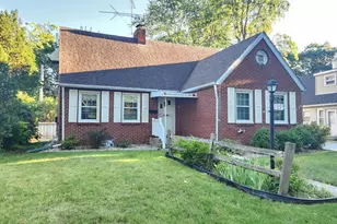 139 Beverly Blvd, Hobart, IN 46342 - Photo 1