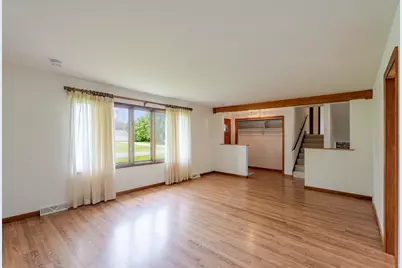 243 S 150 E, Valparaiso, IN 46383 - Photo 7