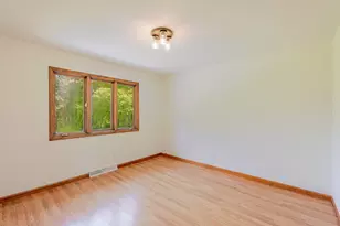 243 S 150 E, Valparaiso, IN 46383 - Photo 13