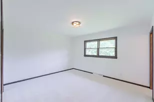 243 S 150 E, Valparaiso, IN 46383 - Photo 21