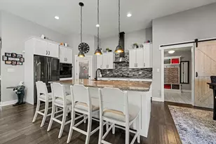 915 Betty Ln, Crown Point, IN 46307 - Photo 9