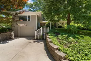 1412 Del Vista Dr, Valparaiso, IN 46385 - Photo 1