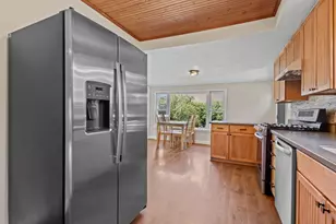 124 6th St SE, Demotte, IN 46310 - Photo 9