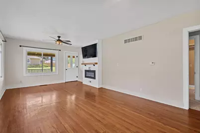 124 6th Street SE, Demotte, IN 46310 - Photo 5