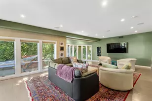 199 Amhurst Pl, Valparaiso, IN 46385 - Photo 5