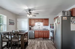 415 Saginaw Dr, Valparaiso, IN 46385 - Photo 11