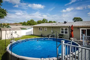 415 Saginaw Dr, Valparaiso, IN 46385 - Photo 7