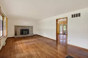 5961 Hayes Pl, Merrillville, IN 46410 - Photo 9