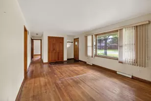 5961 Hayes Pl, Merrillville, IN 46410 - Photo 11