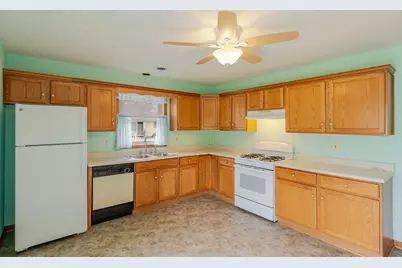 3643 Sandalwood Court, Highland, IN 46322 - Photo 7