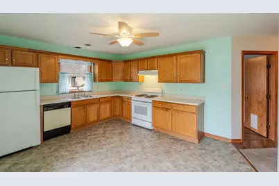 3643 Sandalwood Court, Highland, IN 46322 - Photo 9