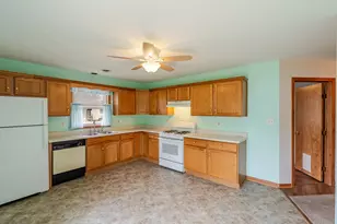 3643 Sandalwood Ct, Highland, IN 46322 - Photo 9