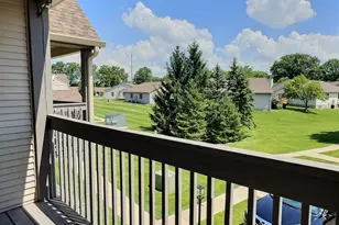 3602 Timberbridge Dr, Valparaiso, IN 46383 - Photo 5