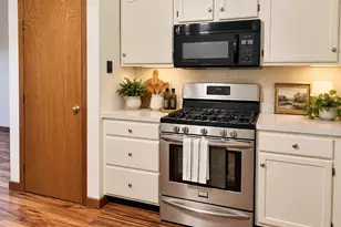3602 Timberbridge Dr, Valparaiso, IN 46383 - Photo 5