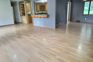 200 Donovan Dr, Valparaiso, IN 46385 - Photo 5