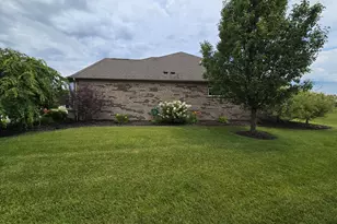 4617 Rainbow Dr, Greenwood, IN 46143 - Photo 23