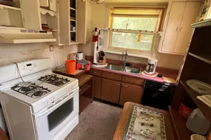 223 Park St, La Porte, IN 46350 - Photo 7